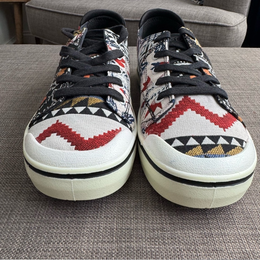 Keen Women's Patterned Canvas Sneakers in White, Black, Red, Gold